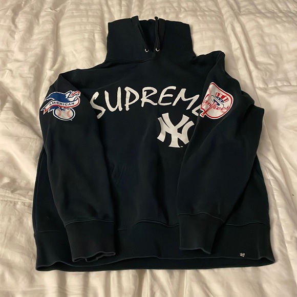Supreme yankee hoodie sale